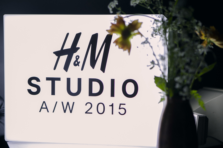 Vilniuje pristatyta „H&M“ „Studio“ žiemos kolekcija