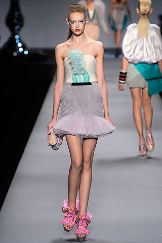 2010-ųjų pavasaris ir vasara pagal Viktor & Rolf