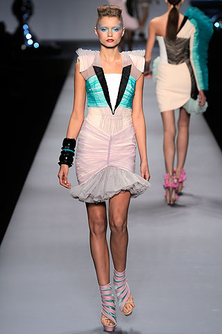 2010-ųjų pavasaris ir vasara pagal Viktor & Rolf