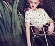 Elegantiška grungy mergina