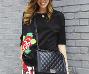 Penktadienio derinys: raudoni gėlių žiedai