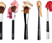 Makiažo šepetėliai: ką verta žinoti?