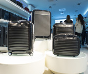 Lietuvoje pristatyta „ONYX“ – Rimowa verslo klasės lagaminų linija