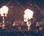 „Colours of Bubbles“ koncertuos su „Papa Roach“