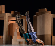 Cirkas be ribų ir be tautybės