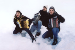 „Parranda Polar“ pirmąjį albumą išleidžia kasetės formatu