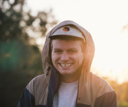 Į Vilnių atvyksta jaunosios kartos numylėtinis Mac DeMarco