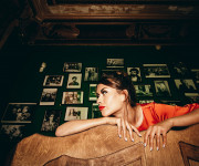 Justė Kraujelytė pristato debiutinį albumą „Therapy“