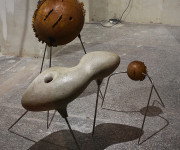 Pop-up meno paroda vitrinoje