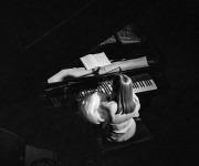 Lukiškių kalėjime – nauja koncertų serija „Piano & A Microphone“