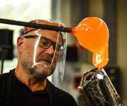 Stiklo menininkas Remigijus Kriukas: „Lietuvoje nebeliko vietos stiklapūčiams“