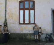 Vieni kino festivaliai atšaukia, kiti rodo – „Spartą“ Lietuvoje parodys „Lokys, liūtas ir šakelė“