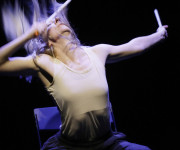 Atviras ir ironiškas judesio spektaklis apie savęs kūrimą