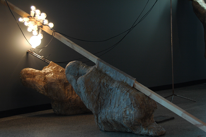 Galerijos (AV17) dešimtmečio proga pristatoma skulptoriaus Rafal Piesliak paroda „Įžvalga“