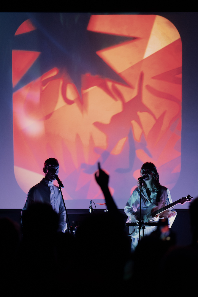 Superkoloritas kviečia į neeilinį pasirodymą: susijungs muzika ir analoginės vaizdo projekcijos Superkoloritas kviečia į neeilinį pasirodymą: susijungs muzika ir analoginės vaizdo projekcijos